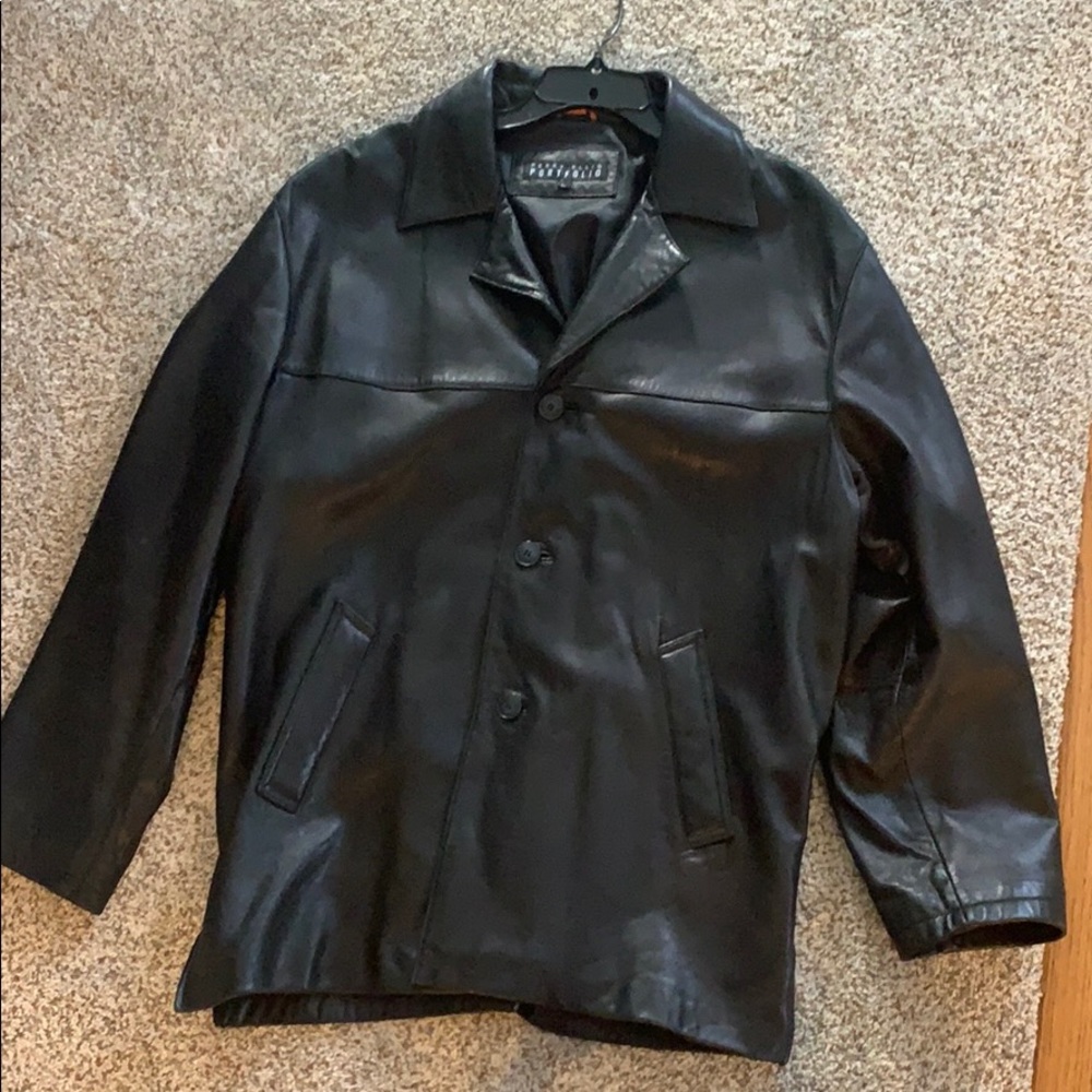 Men’s sz L Perry Ellis 100% leather jacket
